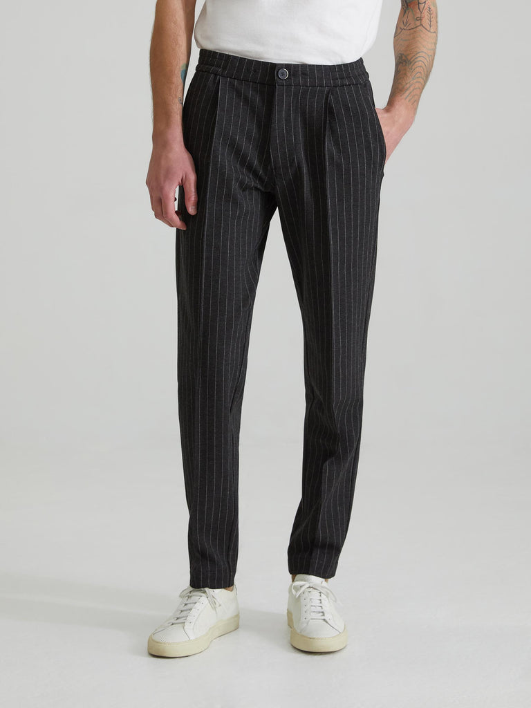 Vanta Pant / Grey Pinstripe